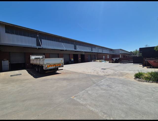 2,341M² WAREHOUSE TO LET IN LONGMEADOW